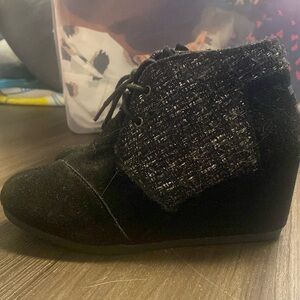 Tom’s 6.5 Black booties